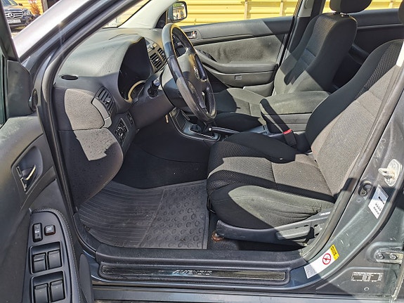 Toyota Avensis 5 of 5