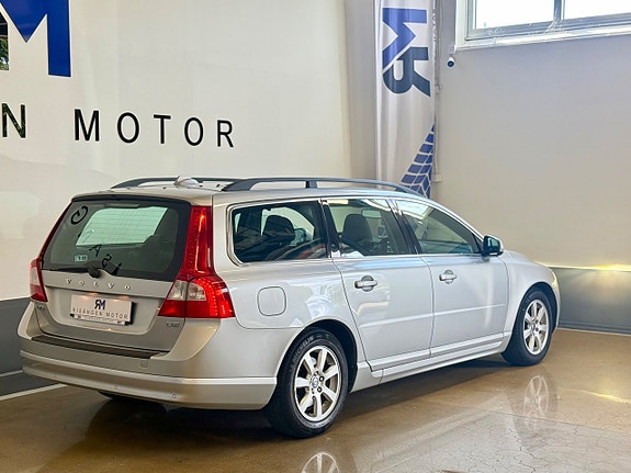 Volvo V70 4 of 21