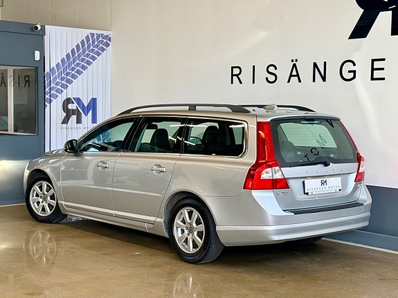 Volvo V70 3 of 21