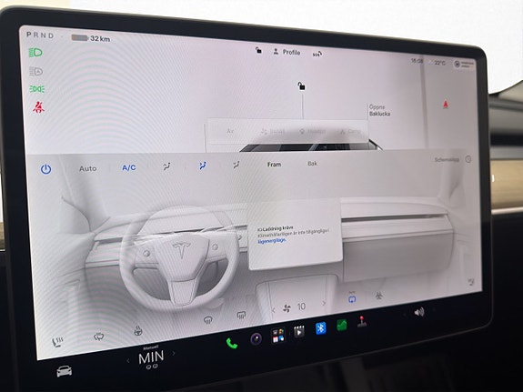 Tesla Model Y 23 of 30