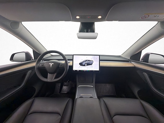 Tesla Model Y 16 of 30