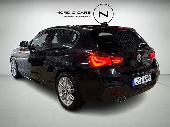 BMW 120i 2 of 5