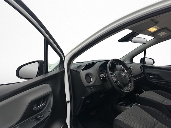 Toyota Yaris 10 of 26
