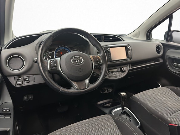 Toyota Yaris 11 of 26