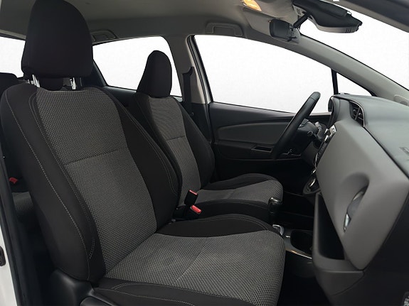 Toyota Yaris 19 of 26