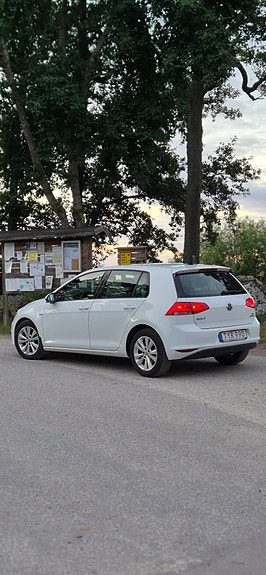 Volkswagen Golf VII 4 of 5