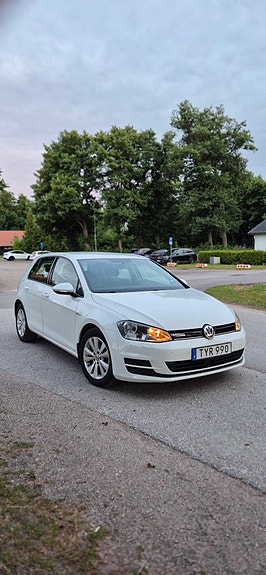 Volkswagen Golf VII 2 of 5