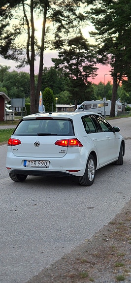 Volkswagen Golf VII 3 of 5