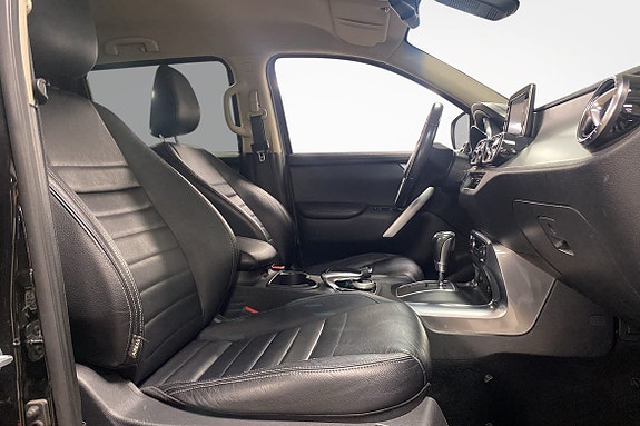 Mercedes-Benz X250 d 4 of 5