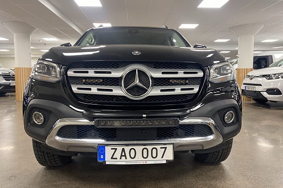Mercedes-Benz X250 d 9 of 13