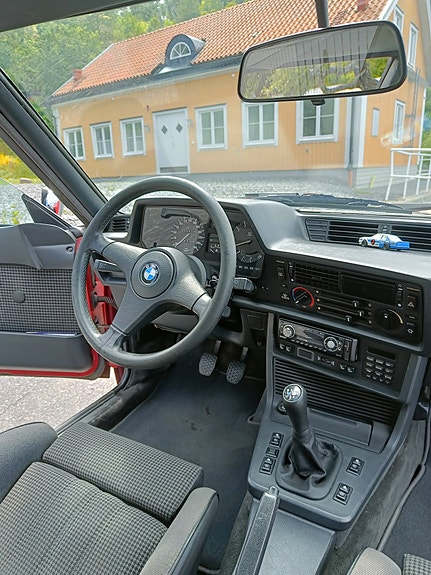 BMW 635CSi 11 of 15