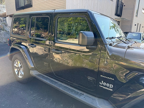 Jeep Wrangler Unlimited 3 of 5