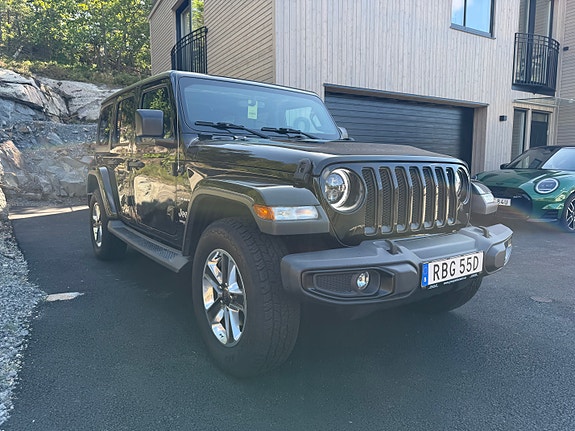 Jeep Wrangler Unlimited 4 of 5