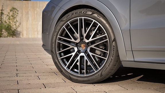 Porsche Cayenne 5 of 5