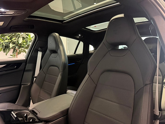 Porsche Panamera 4 10 of 24