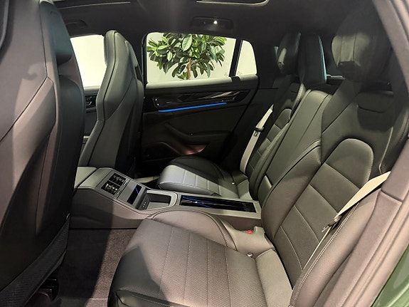 Porsche Panamera 4 8 of 24