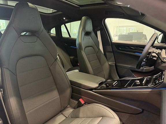 Porsche Panamera 4 7 of 24