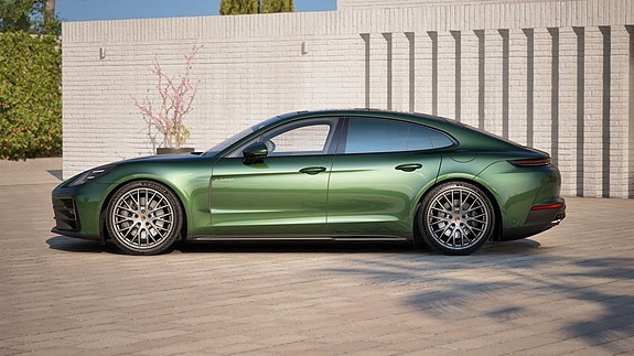 Porsche Panamera 4 3 of 5