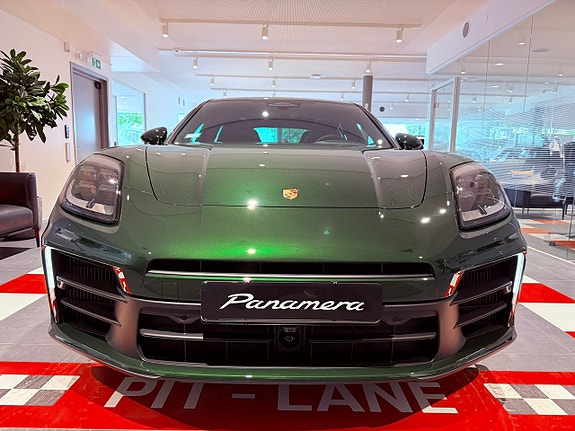 Porsche Panamera 4 4 of 24