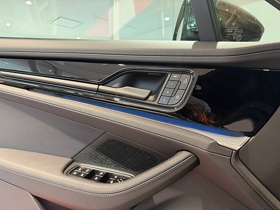Porsche Panamera 4 17 of 24