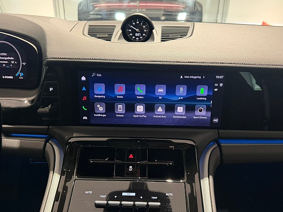 Porsche Panamera 4 13 of 24
