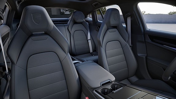 Porsche Panamera 4 8 of 10