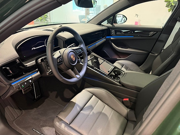 Porsche Panamera 4 9 of 24