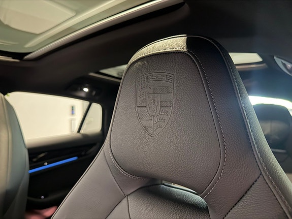 Porsche Panamera 4 11 of 24