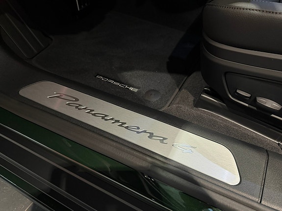 Porsche Panamera 4 20 of 24