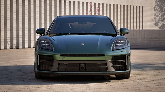 Porsche Panamera 4 4 of 5