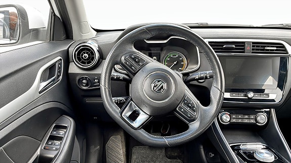 MG ZS 4 of 5