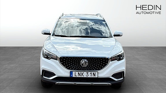 MG ZS 8 of 9