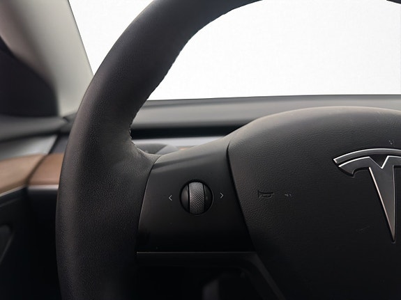 Tesla Model 3 16 of 30