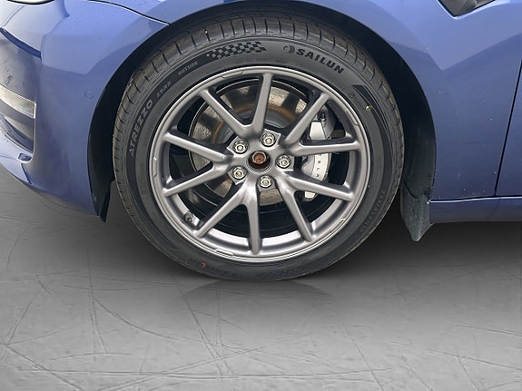 Tesla Model 3 29 of 30