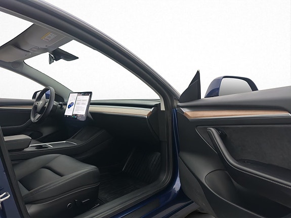 Tesla Model 3 28 of 30
