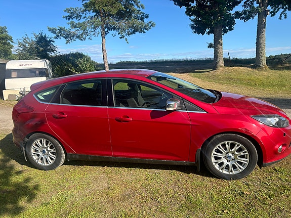 Ford Focus 2 of 5