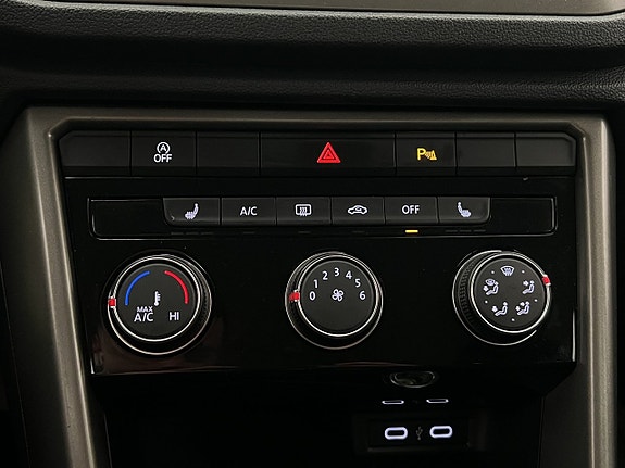 Volkswagen T-Roc 23 of 26