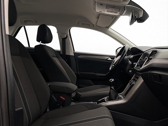 Volkswagen T-Roc 16 of 26