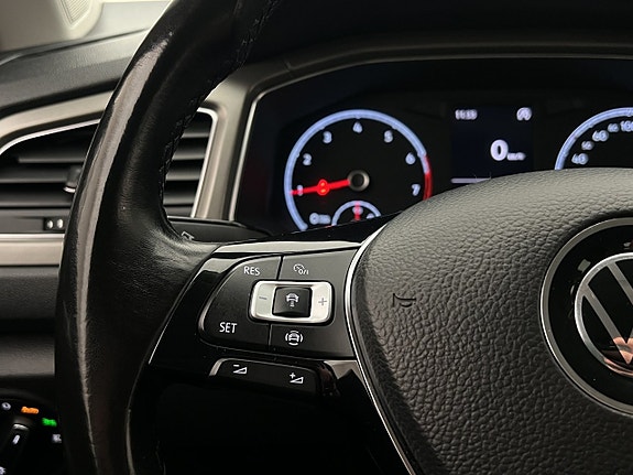 Volkswagen T-Roc 24 of 26