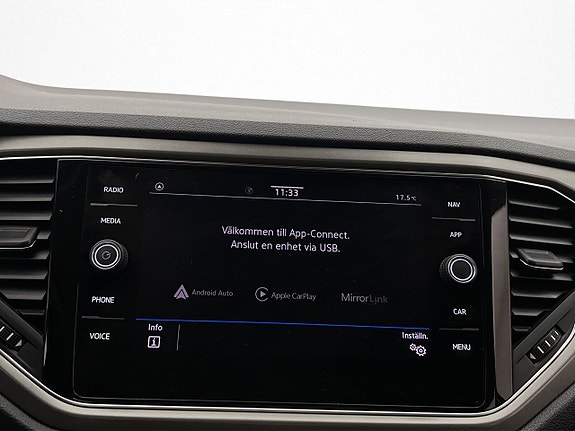 Volkswagen T-Roc 12 of 26