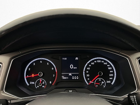 Volkswagen T-Roc 21 of 26