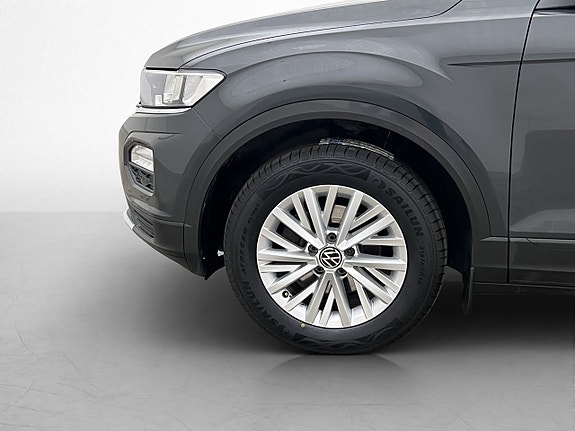 Volkswagen T-Roc 10 of 26