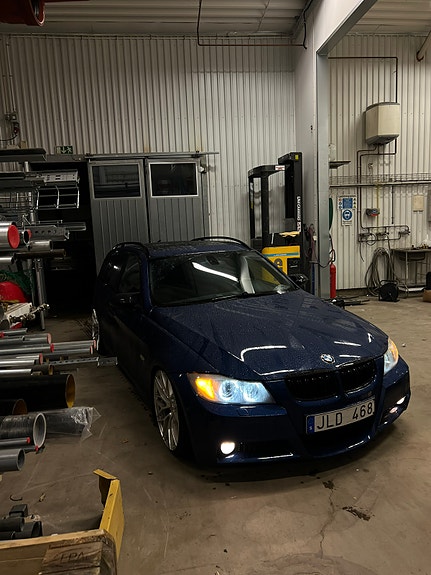 BMW 325d 5 of 5