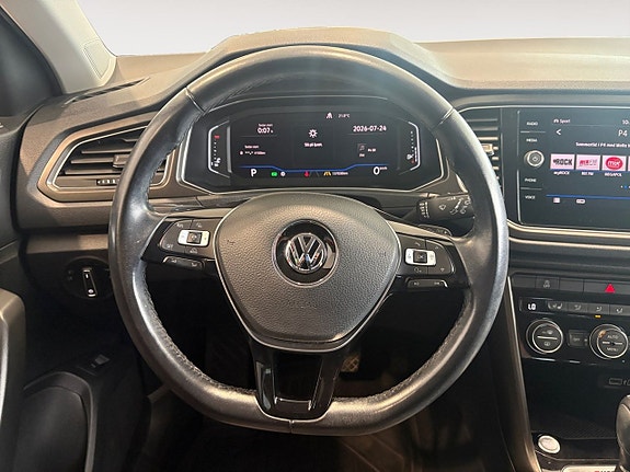 Volkswagen T-Roc 14 of 26