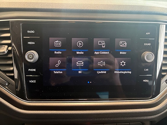 Volkswagen T-Roc 23 of 26