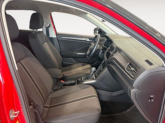 Volkswagen T-Roc 16 of 26