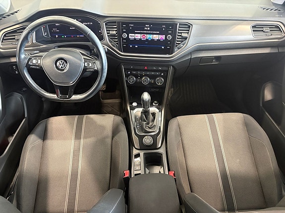 Volkswagen T-Roc 11 of 26