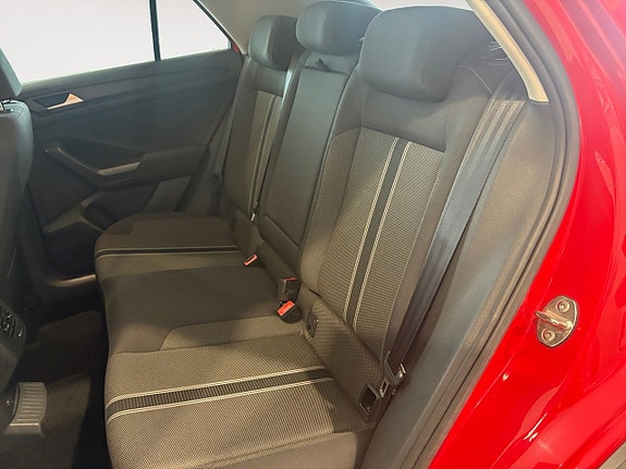 Volkswagen T-Roc 15 of 26