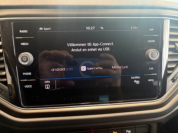 Volkswagen T-Roc 19 of 26