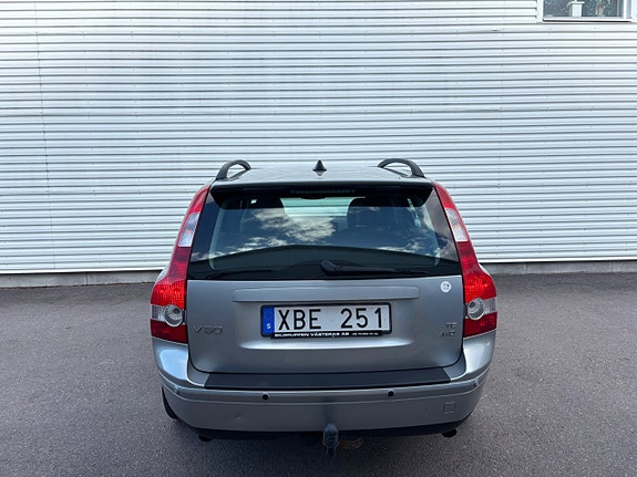Volvo V50 4 of 5